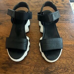 Sorel Black and White Sandals Size 6